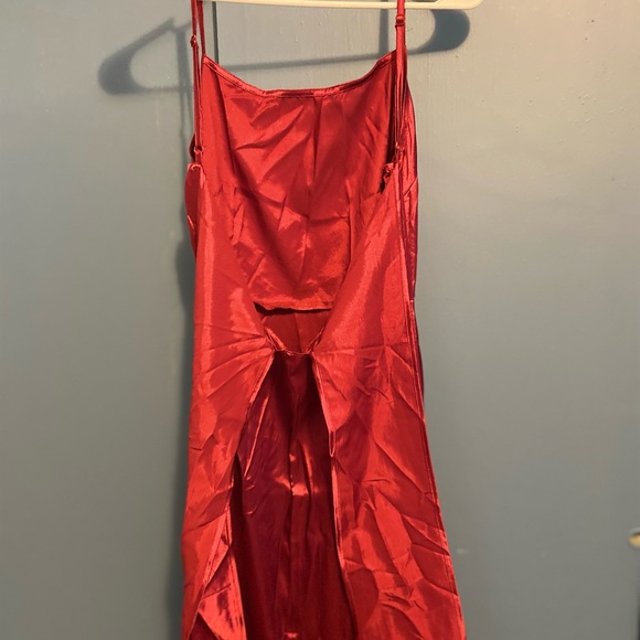Formal burgundy red dress. Brand new from Shein. Size large. - Picture 5 of 6